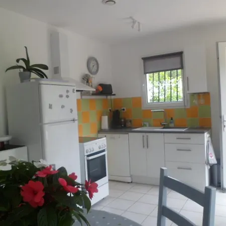 Maisonnette Entre Foret Et Occean Holiday home *