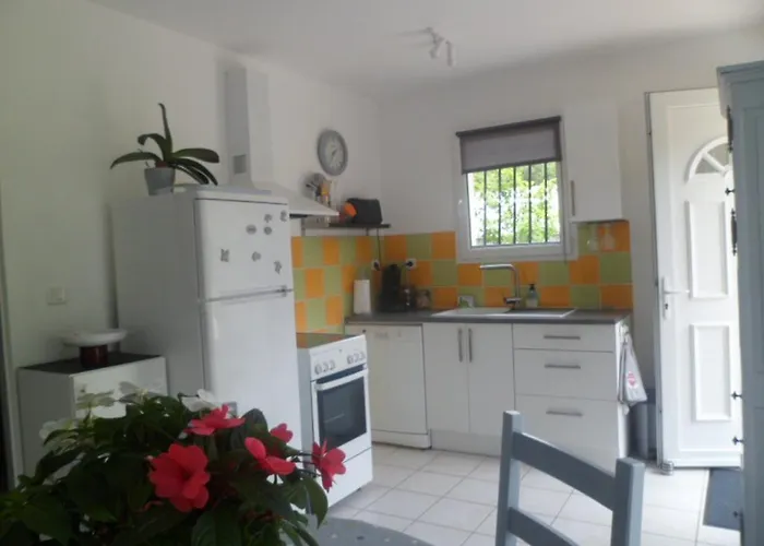 Maisonnette Entre Foret Et Occean بيت للعطل *